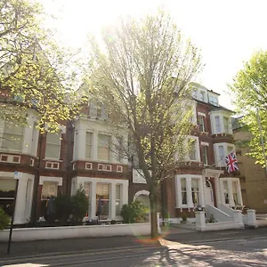 The Courtlands Hotel